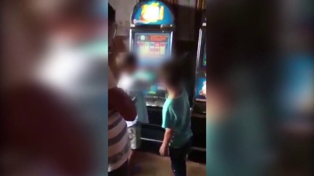 Suma uriasa cu care a fost amendat patronul barului din Vaslui in care doi copii de 10 ani au fost filmati jucand pacanele