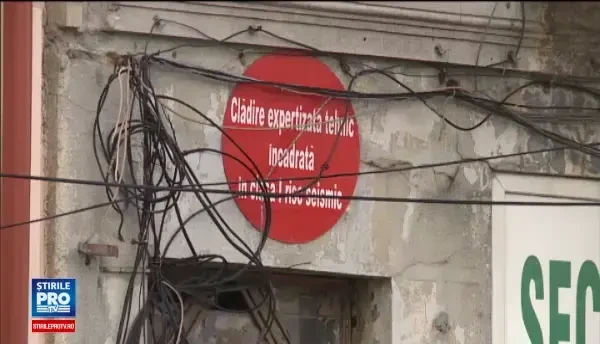 Cladirile cu bulina rosie din Capitala le dau idei bizare politicienilor. Sa le daramam si sa facem blocuri mai inalte