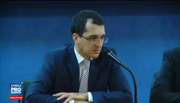 Parlamentarii, acuzati ca vor sa permita din nou fumatul in spatii inchise. Cine sta in spatele noilor propuneri