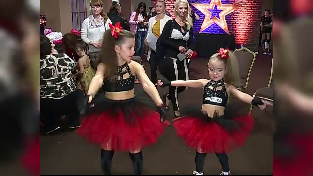 Caravana "Romanii au talent" s-a oprit in Chisinau. Cum au incercat concurentii sa impresioneze juriul