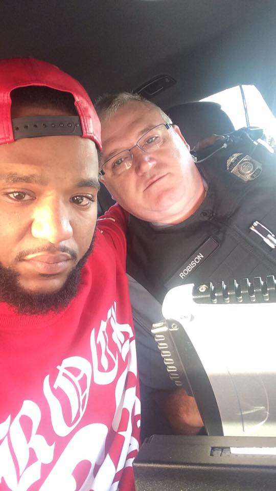 Ce i s-a intamplat unui barbat, dupa ce a fost oprit de un politist, e induiosator. "Mi-a oferit speranta"