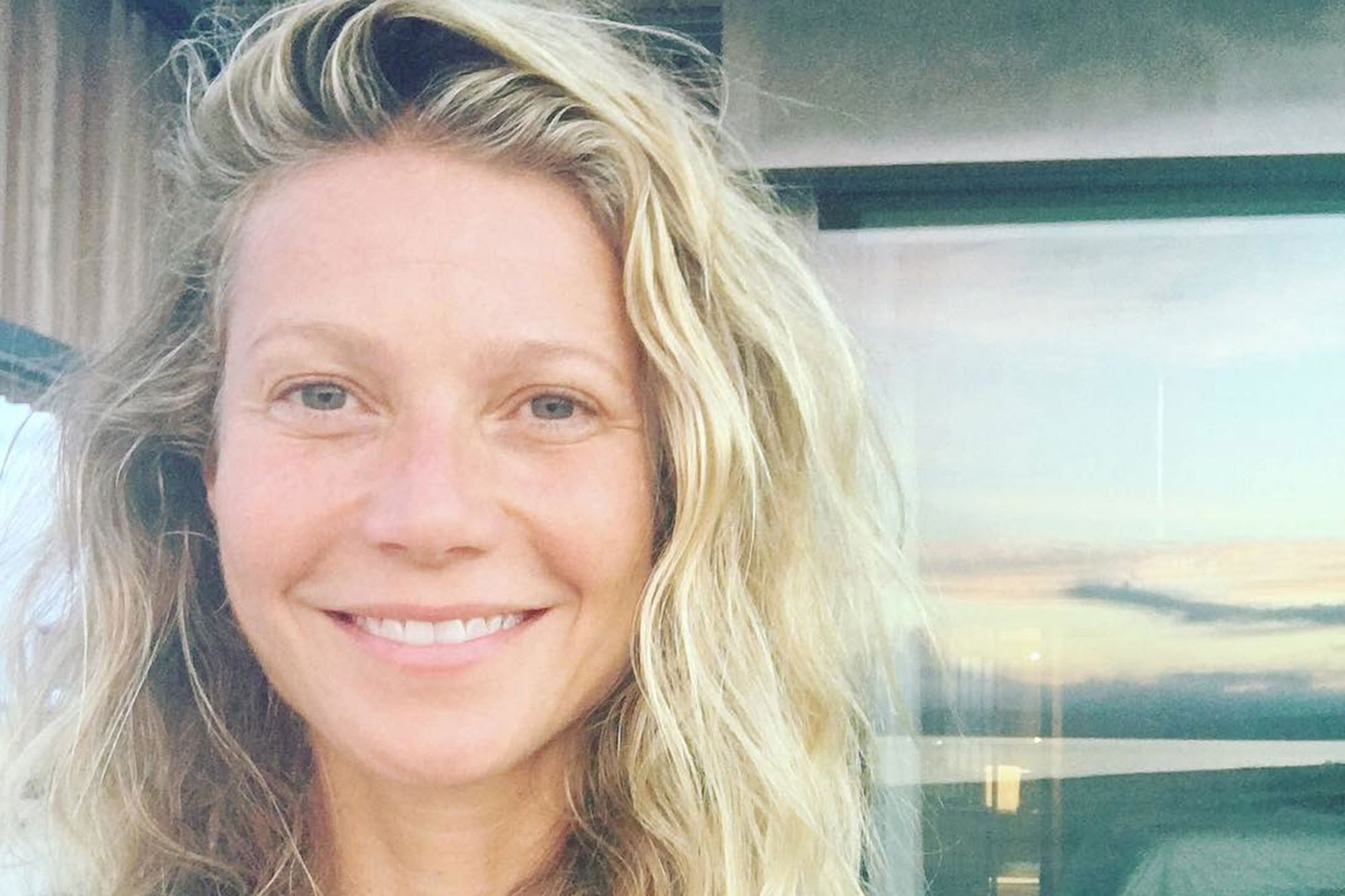 Surpriza pe care Gwyneth Paltrow le-a facut-o fanilor, la implinirea a 44 de ani. "Imi accept trecutul si viitorul"