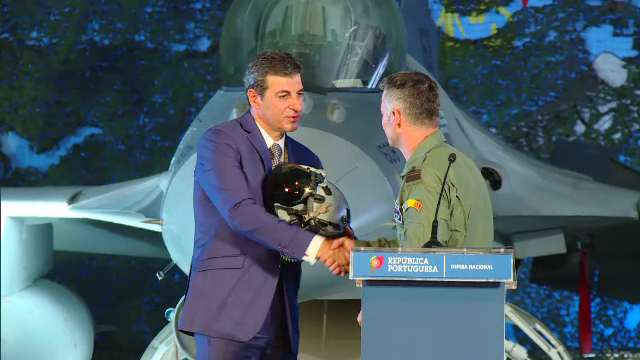 Sase din cele 12 avioane F-16 cumparate din Portugalia au ajuns la noi. Suma pe care statul roman a platit-o