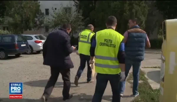 Un suspect retinut in cazul jafului la o banca din Arad. Ce spun martorii care au fugit dupa hotul cu cagula pe cap