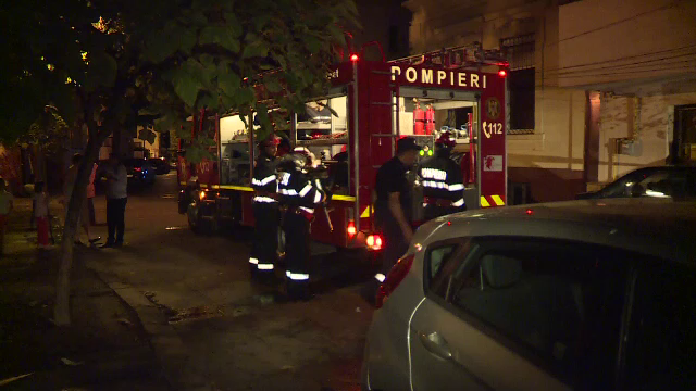 Incendiu la o casa de langa Foisorul de Foc. Oamenii din zona au ramas fara curent