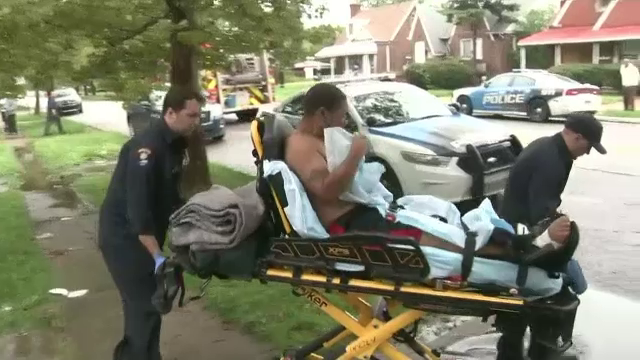 A stat atarnat 13 ore cu capul in jos si era sa se inece. Prin ce a trecut un barbat dupa ce si-a pierdut cheile