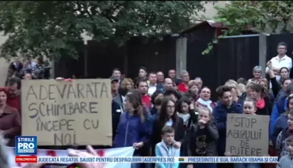 Mizeria din Spitalul Municipal din Sighisoara i-a impins pe oameni sa iasa la protest. Cer demisia managerului