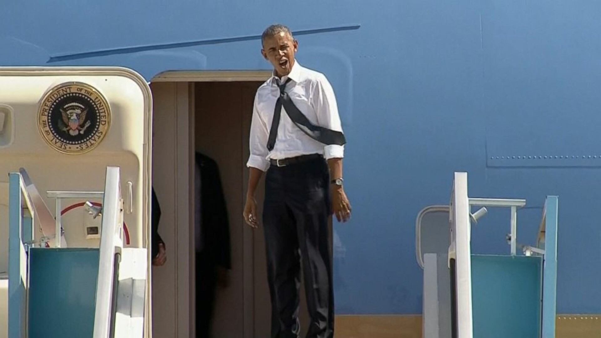 "Hai sa mergem!" Momentul in care Barack Obama tipa catre Bill Clinton, disperat ca a fost facut sa astepte pe aeroport