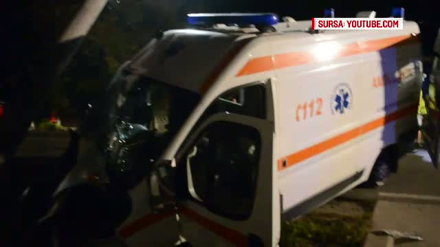 O fetita de 12 ani din Vaslui a murit dupa ce a intrat cu sania intr-un stalp de electricitate si s-a lovit la cap