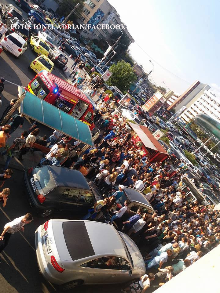 Sute de copii, evacuati dintr-un mall din Iasi. "A sunat la 112 invocand o stare de panica la etajul 2"