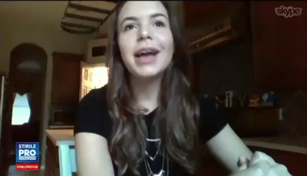 24 de adolescenti romani isi traiesc visul american. Locuiesc la familii din SUA, merg la liceu si primesc si bani de buzunar