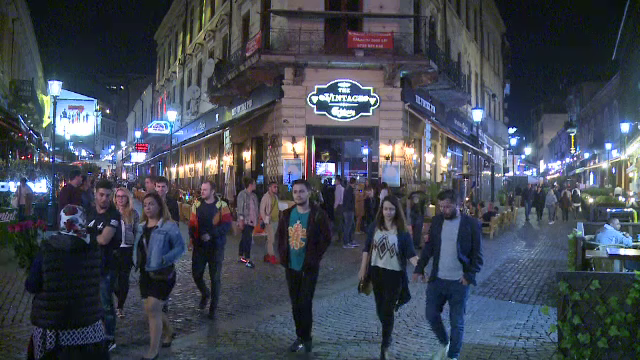 Avem cel mai mare numar de facultati si universitati, dar tot mai putini studenti. Luni au reinceput cursurile