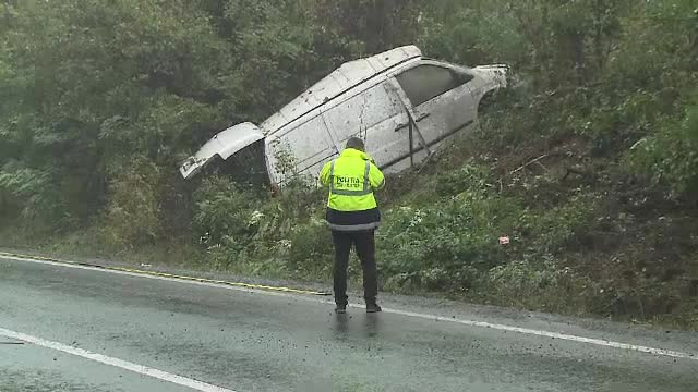 Doua TIR-uri s-au ciocnit, in Arad. Masina de politie sosita la fata locului, implicata si ea intr-un accident usor