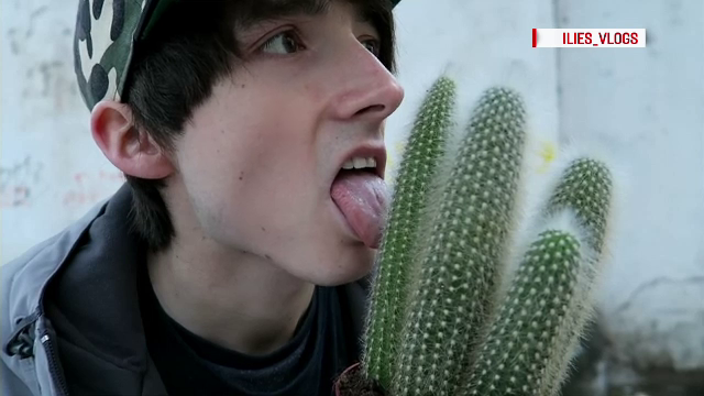 Cine este Ilie Bivol, vlogger-ul care a pus pe jar autoritatile din Iasi. A postat pe YouTube un film in care linge un cactus
