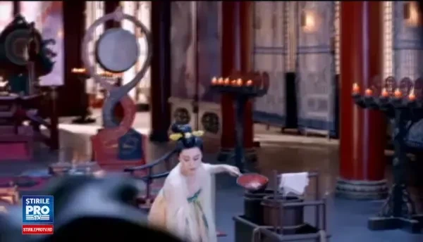 China interzice decolteurile la televizor. Lista controversata a lucrurilor care nu vor mai aparea pe micul ecran