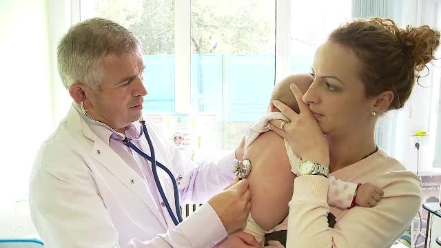 Criza de vaccinuri in cabinetele medicale, destinate bebelusilor: "Copilul are 6 luni, iar vaccinul de 4 luni nu il are"