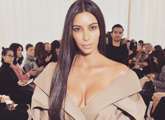 Hotii care au jefuit-o pe Kim Kardashian, filmati de 2 camere de supraveghere. Politistii suspecteaza un pont din interior