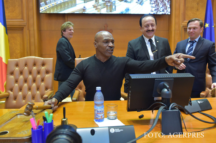 Fostul pugilist american Mike Tyson viziteaza Palatul Parlamentului