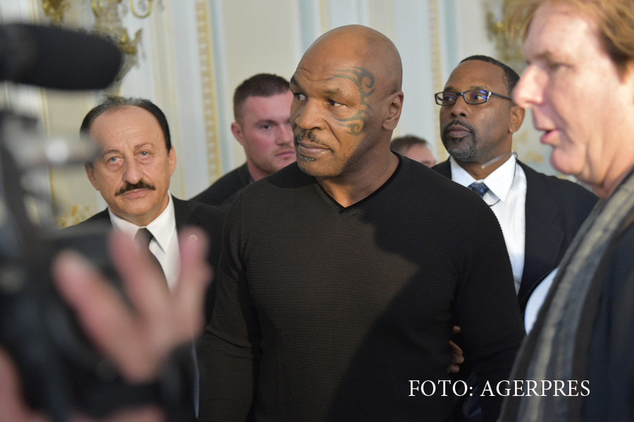 Fostul pugilist american Mike Tyson viziteaza Palatul Parlamentului