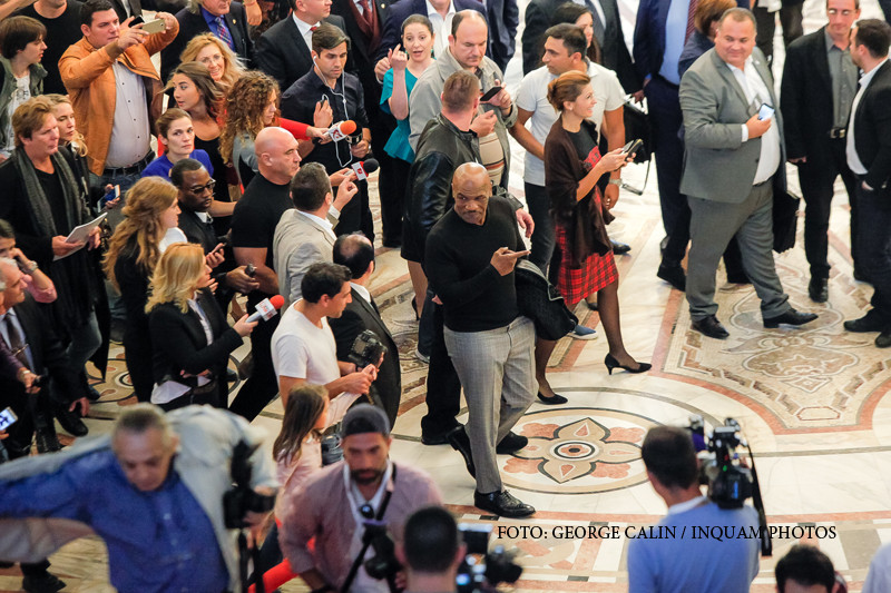 Fostul pugilist american Mike Tyson viziteaza Palatul Parlamentului