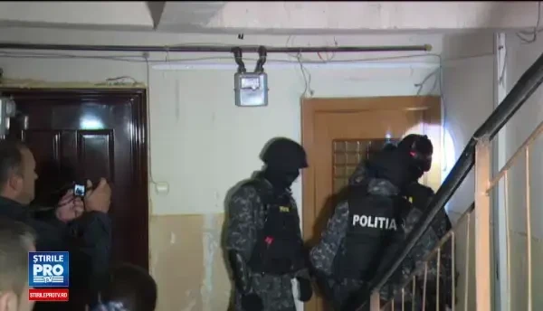 Retea de proxeneti din Campulung Muscel, anihilata de politisti. Aproape 80 de femei au fost exploatate