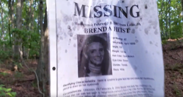 Scena demna de filmul de groaza Blair Witch descoperita de un barbat in mijlocul unei paduri. "Trebuie sa plecam de aici"