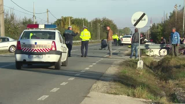 Un barbat din Gorj a murit, dupa ce calul sau a fost lovit de o masina si proiectat peste victima. Reactia sotiei
