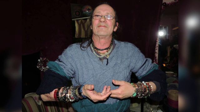 Decizia judecatorilor: barbatul acuzat ca racola si exploata sexual studente de la Universitatea de Arte ramane dupa gratii