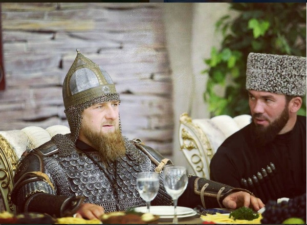 Vladimir Putin, "la cutite" cu Ramzan Kadirov. Dictatorul cecen a organizat si filmat lupte cu copii