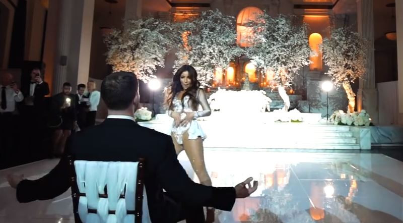 Invitatii au crezut ca nu vad bine. Momentul de neuitat pe care l-a creat mireasa la nunta ei. VIDEO