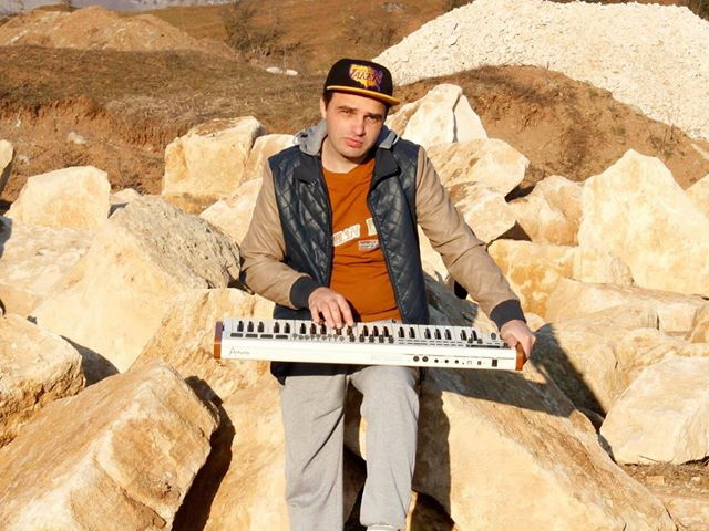 DJ Boros, acuzat ca a abuzat cel putin sapte fetite. Doua dintre ele au recunoscut ca au intretinut relatii intime cu el