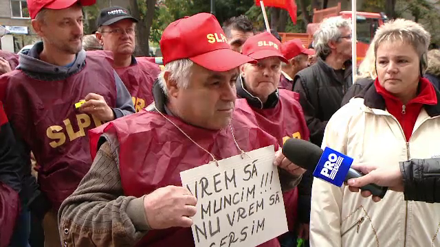Modul prin care postasii au ales sa protesteze, nemultumiti de salariile mici. "Nu mai avem bani de mancare"
