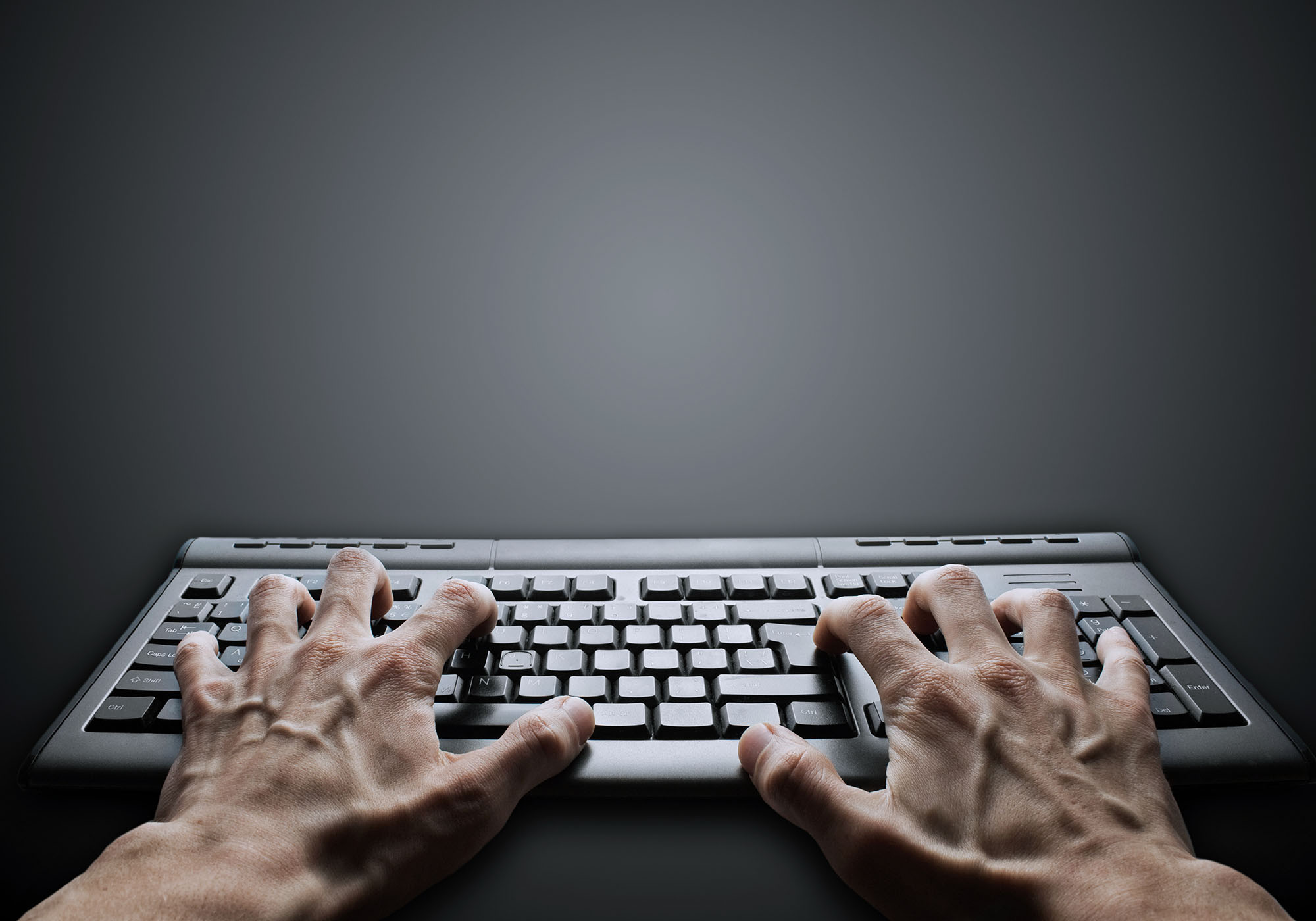 Unde a disparut miliardul de euro care trebuia sa scape Romania de cozile de la ghiseu, stampila si tonele de hartoage