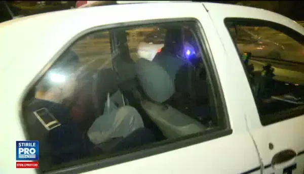 ANIMATIE GRAFICA. Scene de film in Bucuresti, dupa o cearta intre doi indragostiti. Barbatul si-a plimbat iubita pe capota