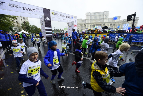 Maratonul Bucuresti provoaca restrictii de trafic in centrul Capitalei. La eveniment participa 14000 de oameni din 60 de tari
