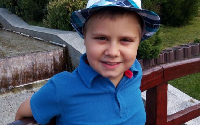 Si-au vandut tot, iar acum cer ajutor pentru a-si salva copilul. „Imi spune: «Mami, stiu ca am sa fac infarct si am sa mor!»“