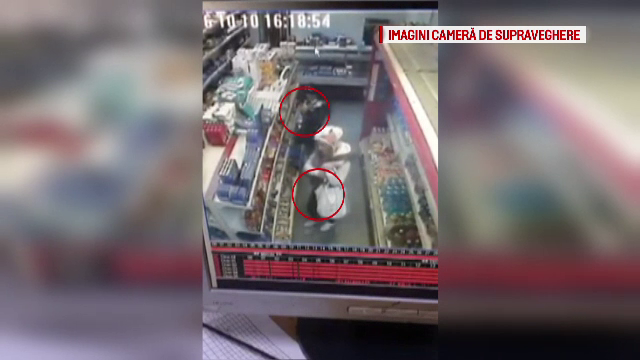 Doua tinere din Cluj, filmate in timp ce isi umplu gentile cu produse de pe raft. Ce au furat in valoare totala de 200 de lei