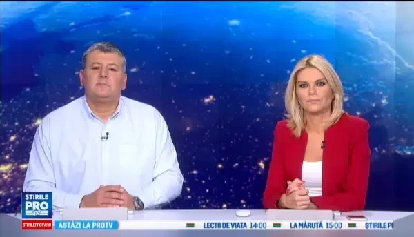 Vultur plesuv, salvat de autoritatile din SUA din radiatorul unei masini. Imaginile postate de politisti pe Facebook