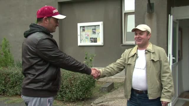 Gest nobil al unui taximetrist din Craiova. Barbatul a gasit pe bancheta masinii 5.000 de lei si a mers direct la politie