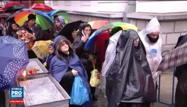 40.000 de persoane s-au inchinat la moastele Sfintei Parascheva. Am simtit din tot sufletul un fior