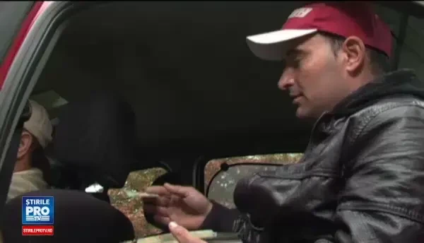 Gest nobil al unui taximetrist din Craiova. Barbatul a gasit pe bancheta masinii 5.000 de lei si a mers direct la politie