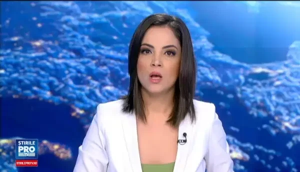 Fetita ranita in bombardamentele din Siria isi cauta cu disperare tatal. Imaginea are un puternic impact emotional