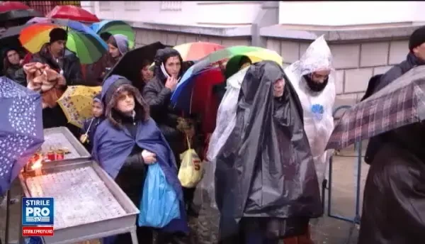 40.000 de persoane s-au inchinat la moastele Sfintei Parascheva