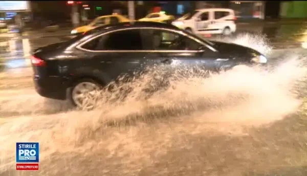 Situatie dramatica in zeci de judete, aflate sub cod portocaliu de vreme rea. Prognoza pentru urmatoarele zile