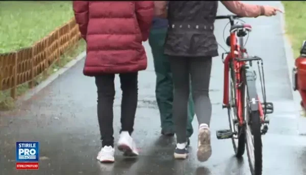 Panica la o scoala din Arad, dupa ce un pastor ar fi incercat sa rapeasca doua eleve. Ce au povestit fetitele de 9 ani acasa