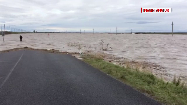 Bilantul inundatiilor din Galati, mai grav decat se credea: 1300 de persoane evacuate si 750 de gospodarii avariate