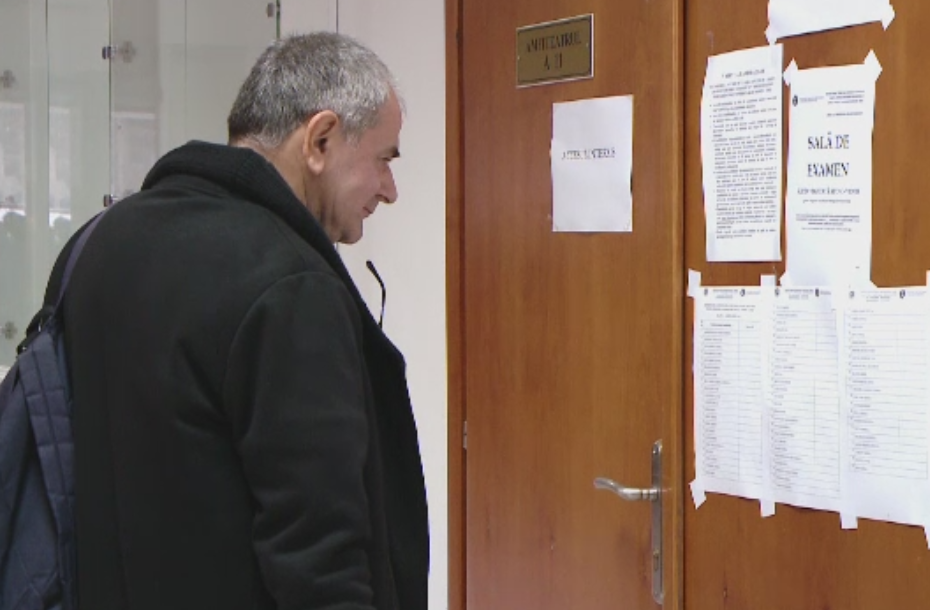 Testul grila le-a creat probleme candidatilor la posturile de directori in scoli. "Am fost pusi intr-o situatie penibila"