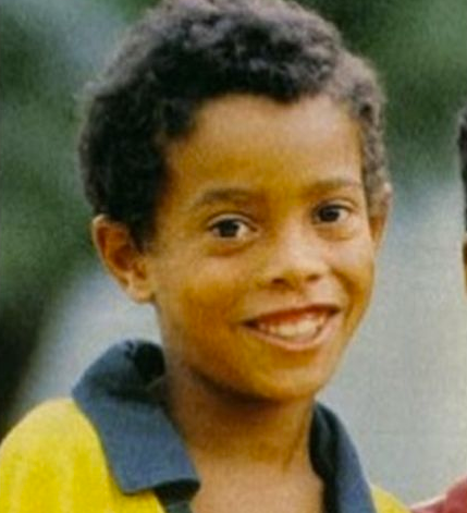 10 fotbalisti celebri ATUNCI si ACUM. Ii recunosti pe toti?