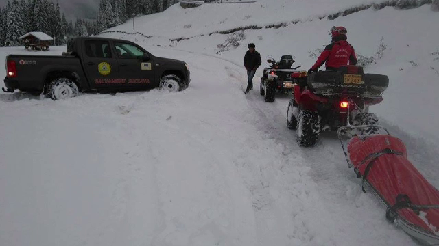 Un paznic de 60 de ani a fost gasit mort chiar de colegul sau in masivul Rarau. Salvamontistii au intervenit cu ATV-uri