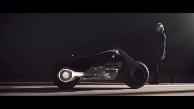 BMW a prezentat "motocicleta viitorului", unde ochelarii vor tine loc de oglinzi. Cand va fi lansata